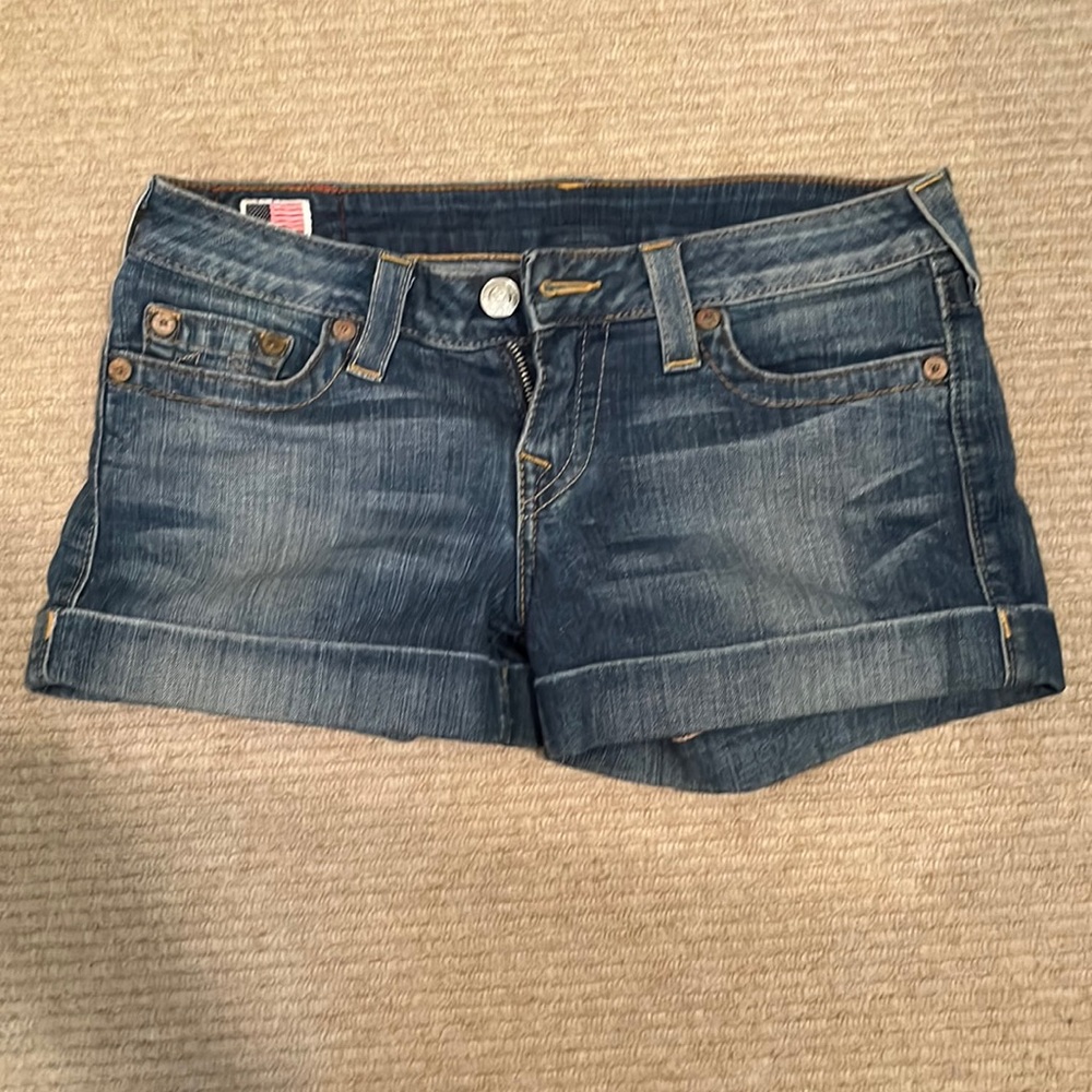 True Religion, low rise stretch jean shorts - size 29